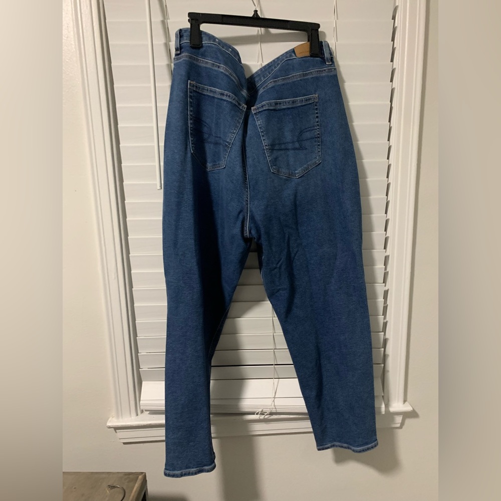 American eagle size sixteen mom jeans